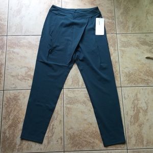 NWT lululemon Yogini Trouser Pant 6/8 Alberta Lake